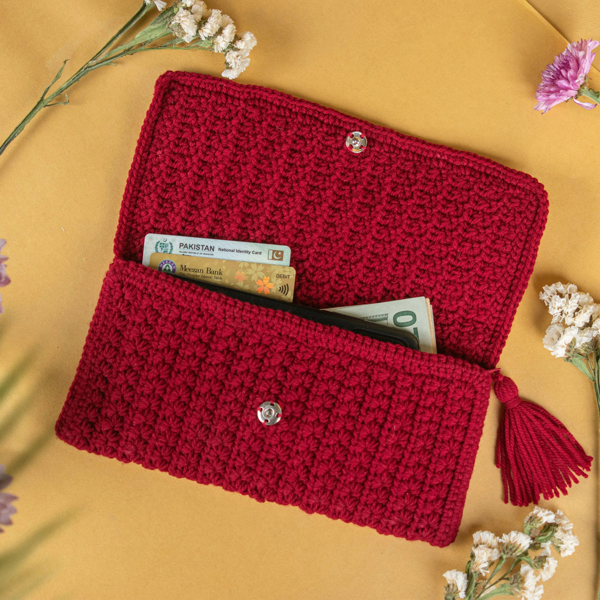 Bella Crochet Handbag – Handcrafted Charm with a Feminine Touch TERRY ROGER