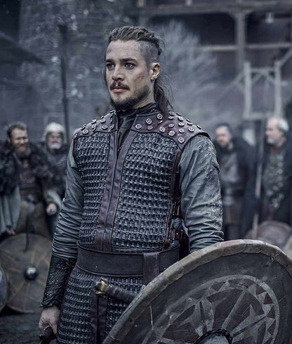The Last Kingdom S03 Uhtred Vest
