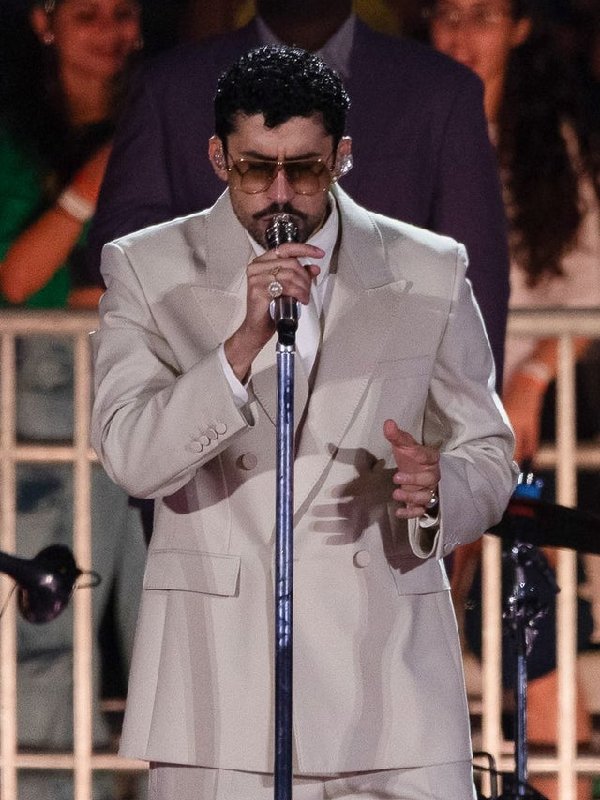 Dusseldorf Concert 2026 Bad Bunny Suit