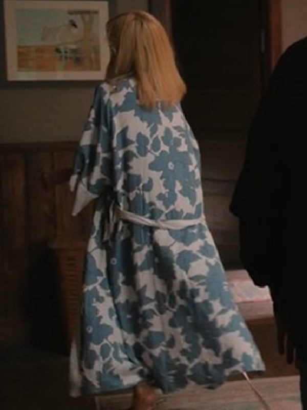 Dutton Ranch S01 Beth Dutton Blue Floral Robe