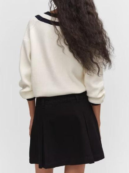 Livvy Barker Made In Chelsea S32 Beige V-Neck Jumper - view 2
