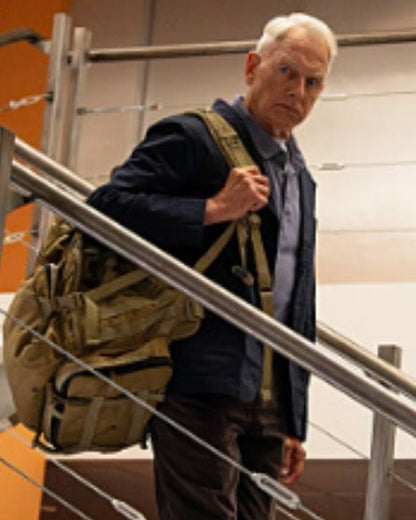 NCIS Origins S03 Mark Harmon Tan Tactical Bag